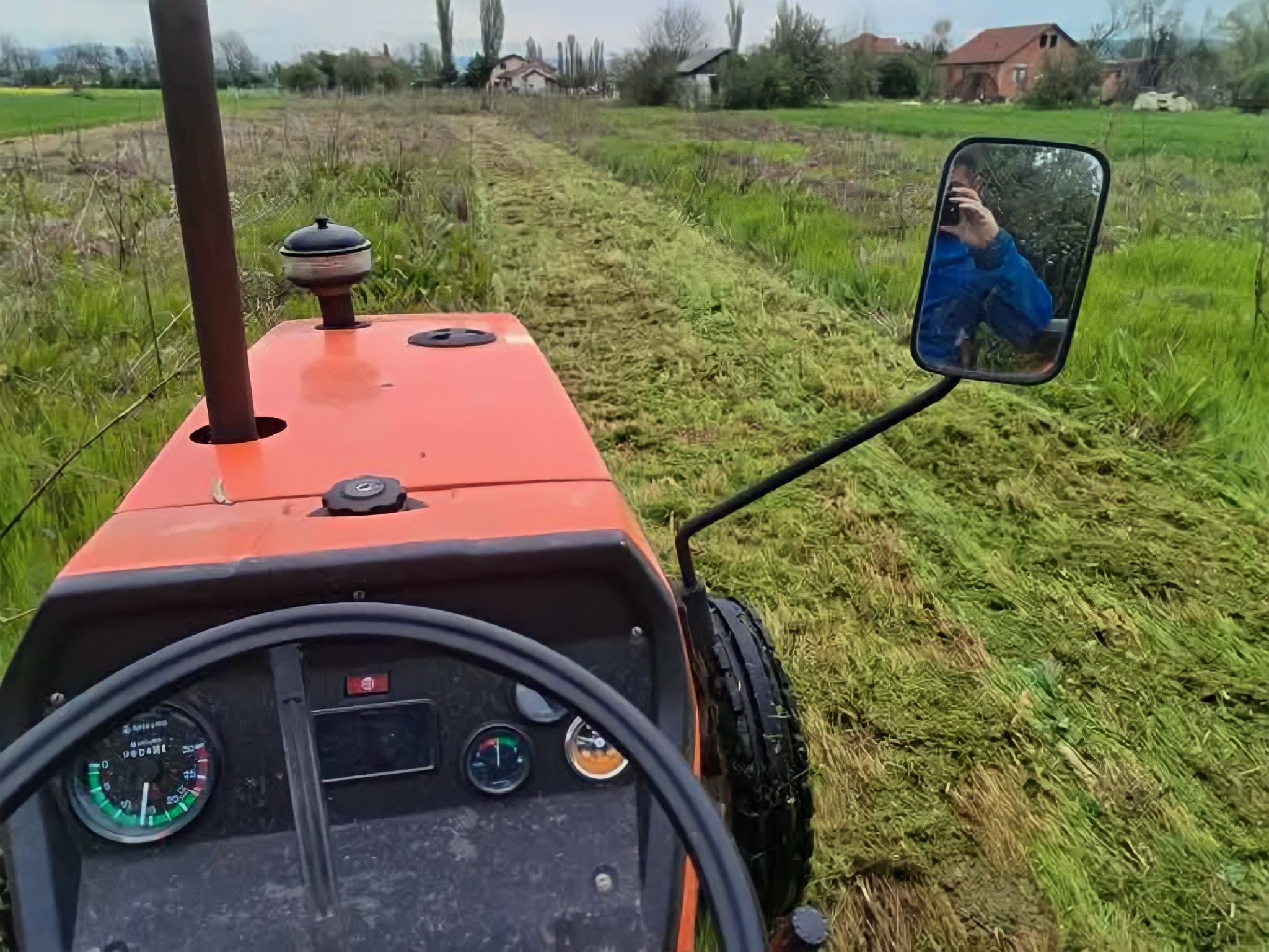 Продавам земјиште од 1096 м2 во Долно Лисиче