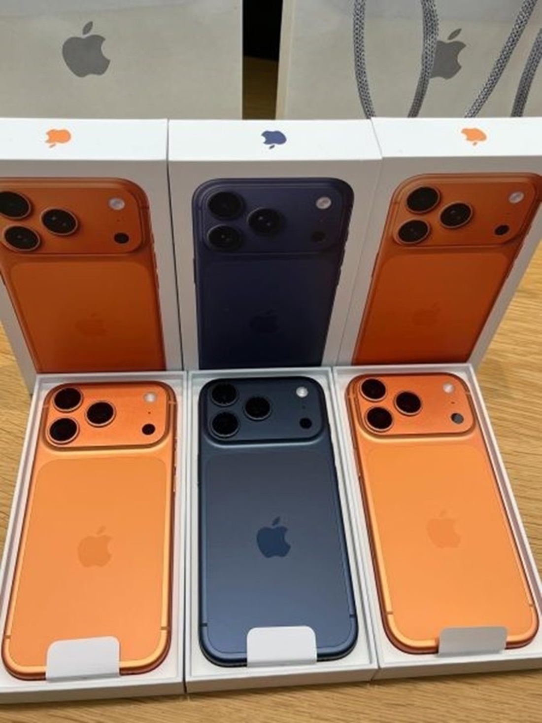 Оригинал, Нов Apple iPhone 17 Pro Max, iPhone 17 Pro, iPhone 17, iPhone Air, iPhone 16 Pro Max, iPhone 16 Pro, iPhone 16, iPhone 16 Plus, iPhone 15 Pro Max, iPhone 15 Pro, Samsung Galaxy S26 Ultra, Samsung Galaxy S26, Samsung Galaxy S25 Ultra