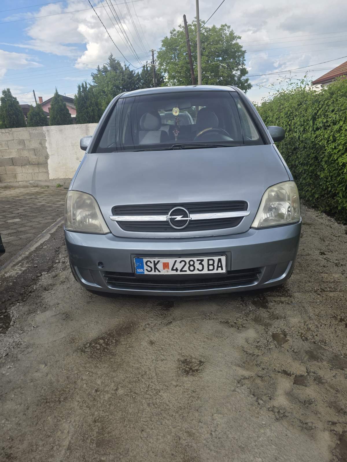 Opel meriva 1.6 2005 god 2300 cenata ne e fiksna