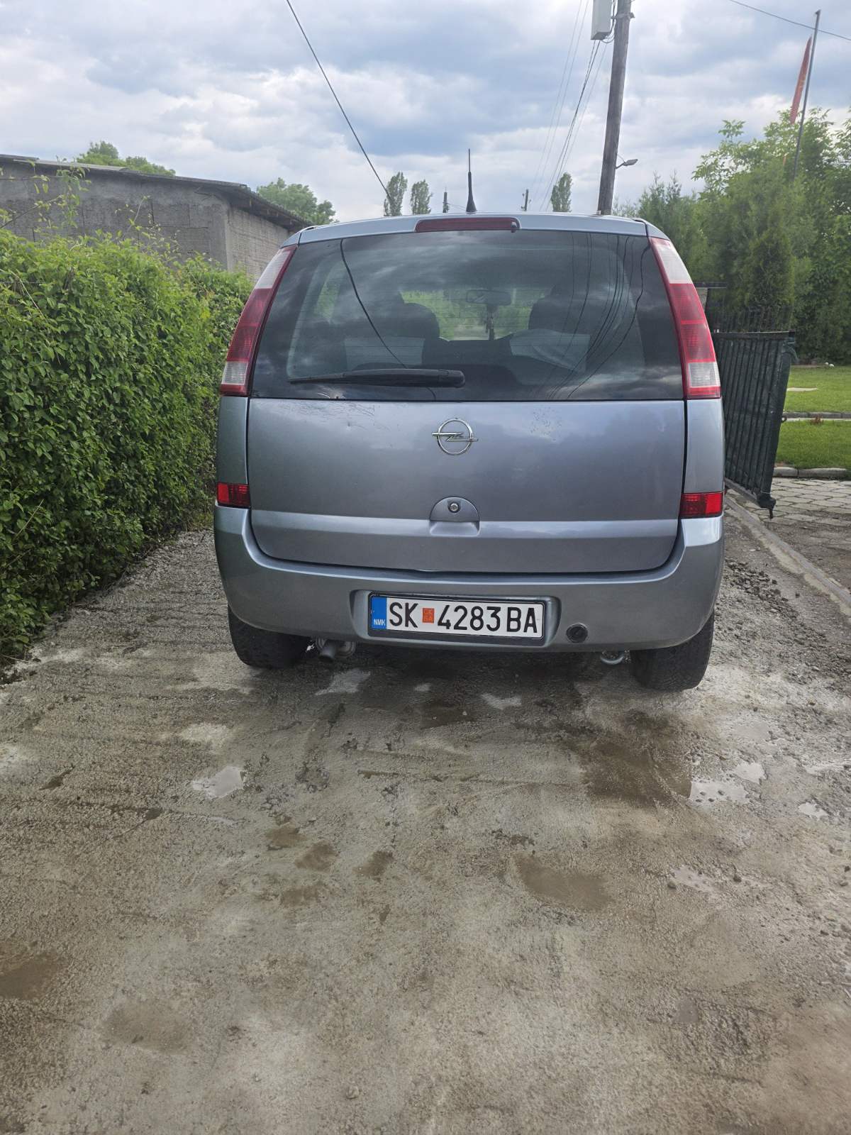 Opel meriva 1.6 2005 god 2300 cenata ne e fiksna