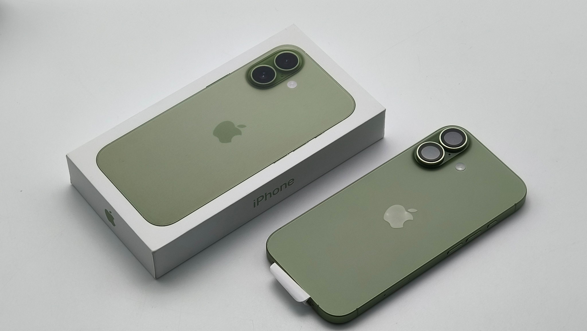 Original Apple iPhone 17 Pro Max, iPhone 17 Pro, iPhone 17, iPhone Air, iPhone 16 Pro Max, iPhone 16 Pro, iPhone 16, iPhone 16 Plus