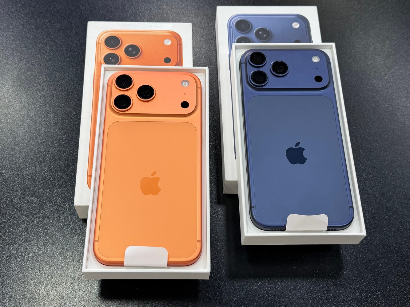 Оригинал, Нов Apple iPhone 17 Pro Max, iPhone 17 Pro, iPhone 17, iPhone Air, iPhone 16 Pro Max, iPhone 16 Pro, iPhone 16, iPhone 16 Plus, iPhone 15 Pro Max, Samsung Galaxy S26 Ultra , Samsung Galaxy S26 