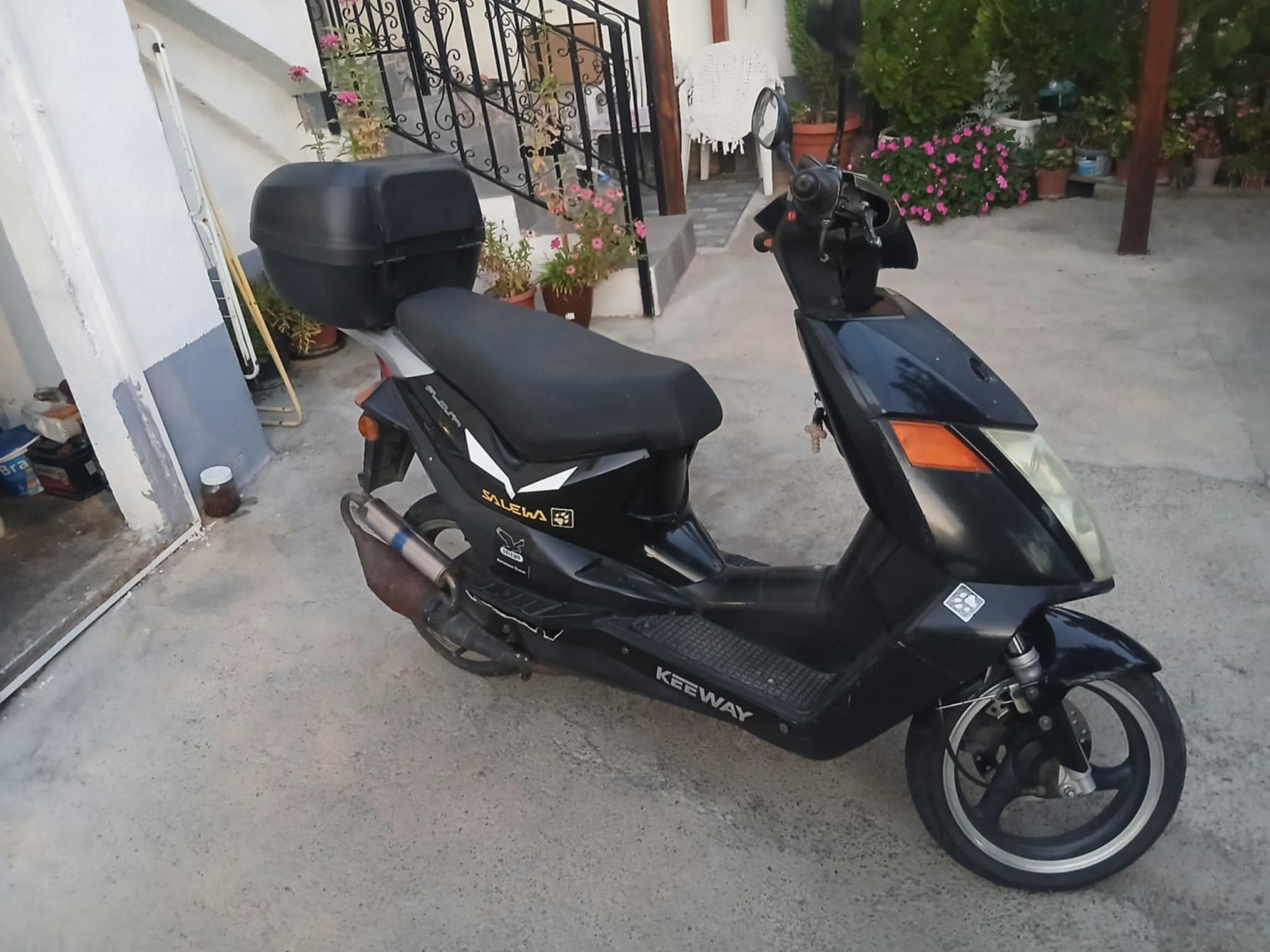 Se Prodava Skuterce